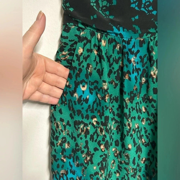 Silk Green Animal Print Mini Dress Women’s Medium Strapless‎ Pockets Party - Picture 3 of 16